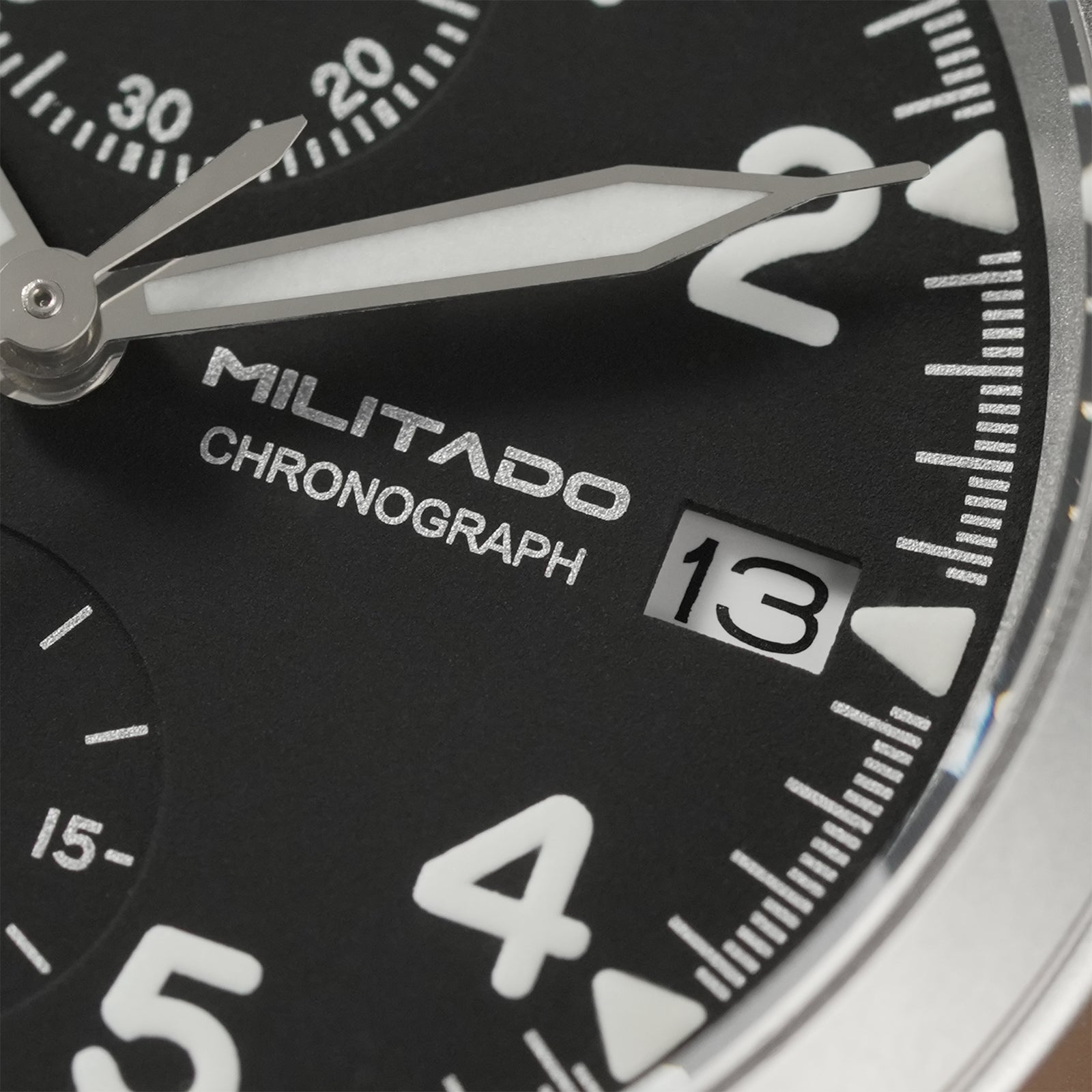 Reloj cronógrafo de cuarzo Militado Retro VK67 con 3 esferas