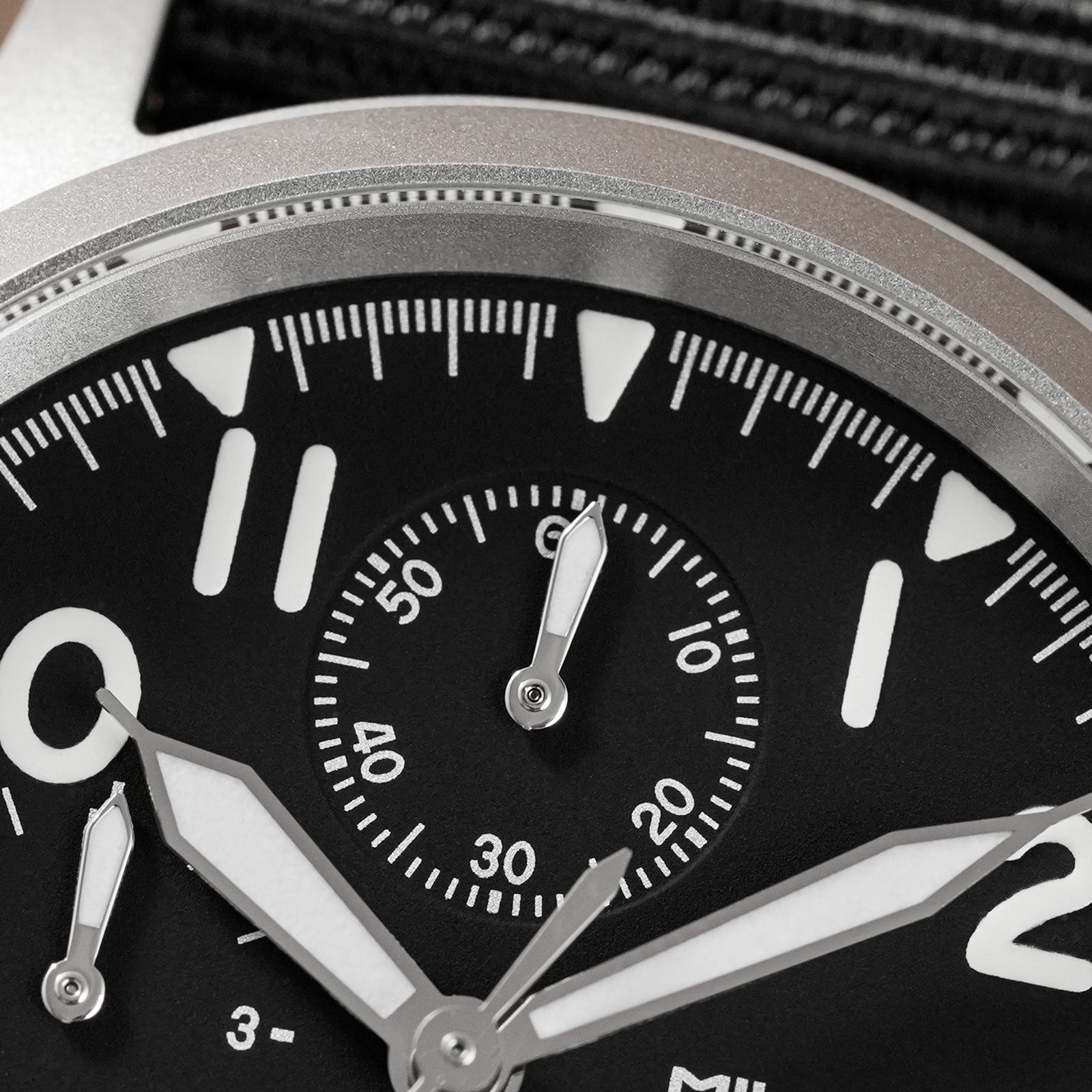 Reloj cronógrafo de cuarzo Militado Retro VK67 con 3 esferas