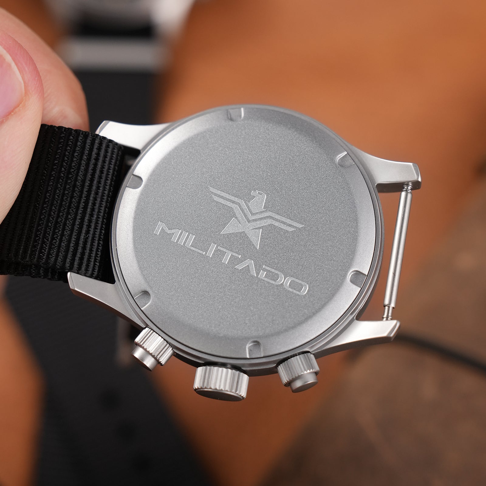 Reloj cronógrafo de cuarzo Militado Retro VK67 con 3 esferas