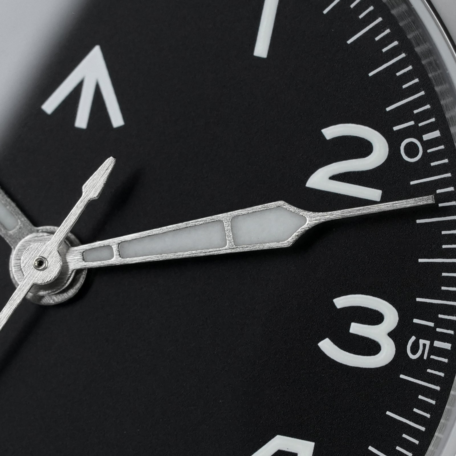 💥Spring Sale💥Militado 38mm Retro VH31 Military Watch ML08