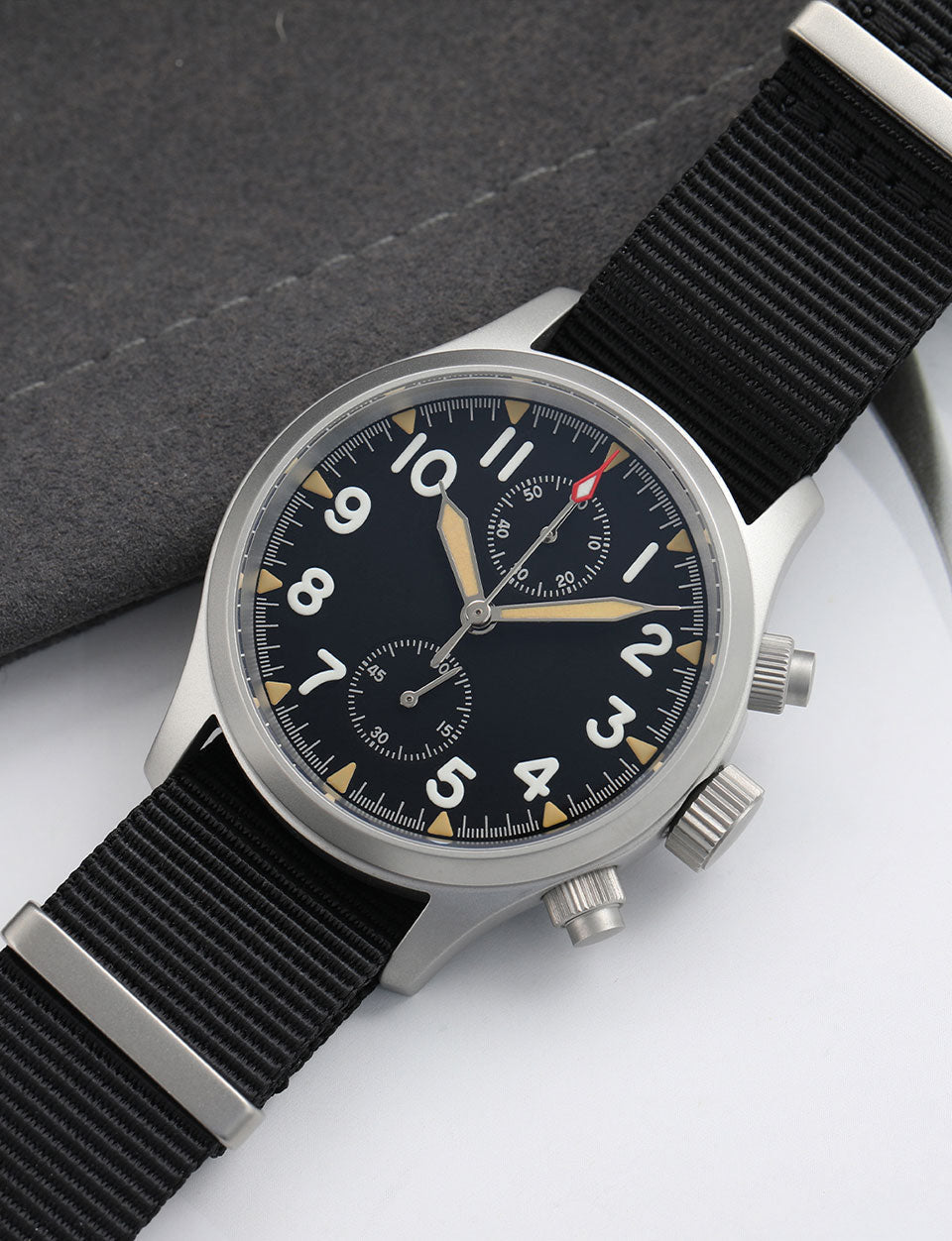 ★Black Friday★Militado Retro VK61 Quartz Chronograph Watch