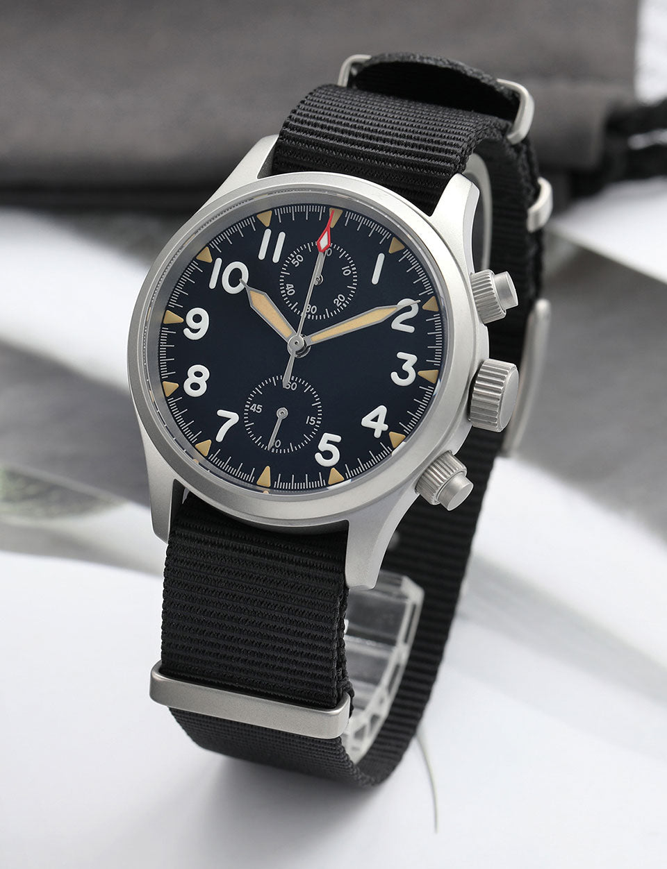 ★Black Friday★Militado Retro VK61 Quartz Chronograph Watch